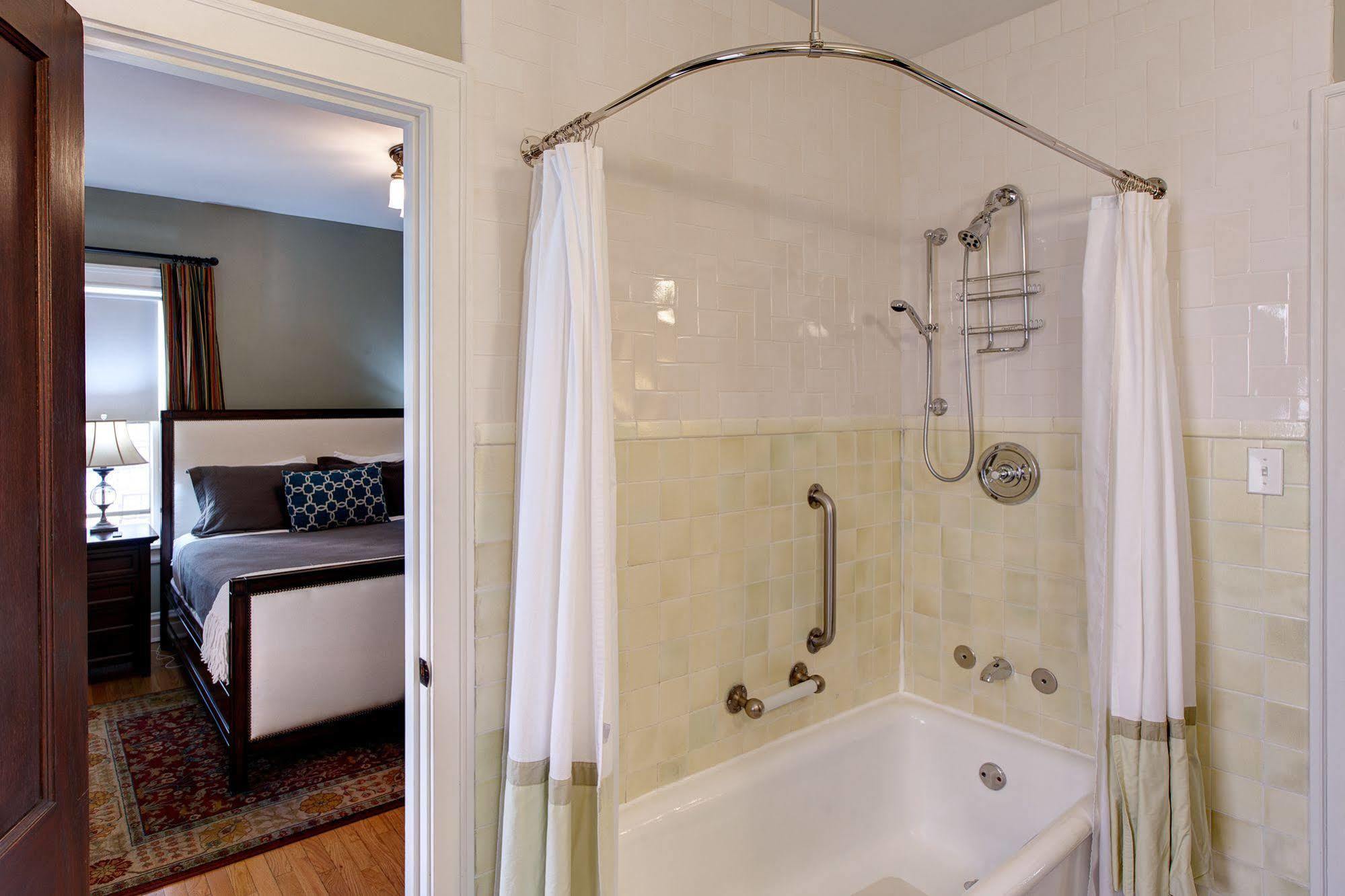 Bed & Breakfast Lang House B&B - Chicago 4*