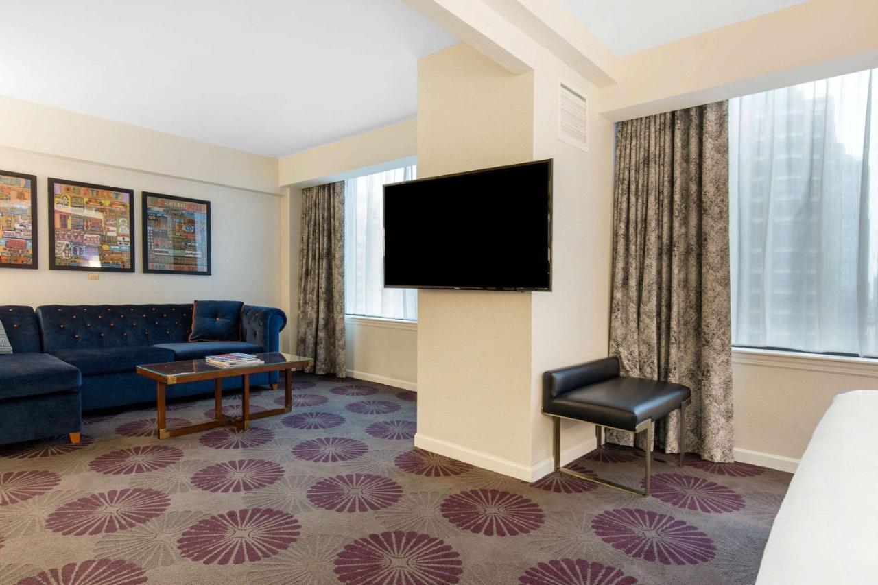 The Collection Magnificent Mile 4*
