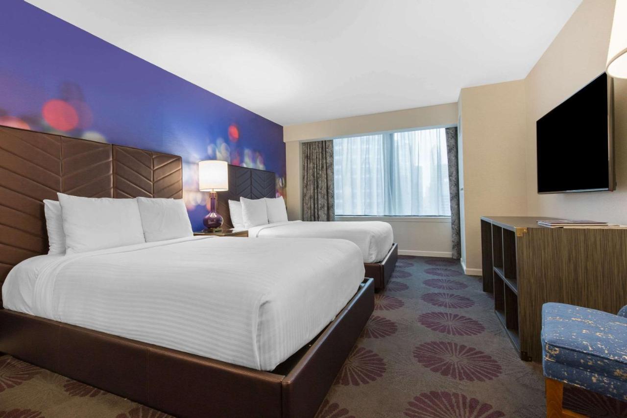The Collection Magnificent Mile 4*