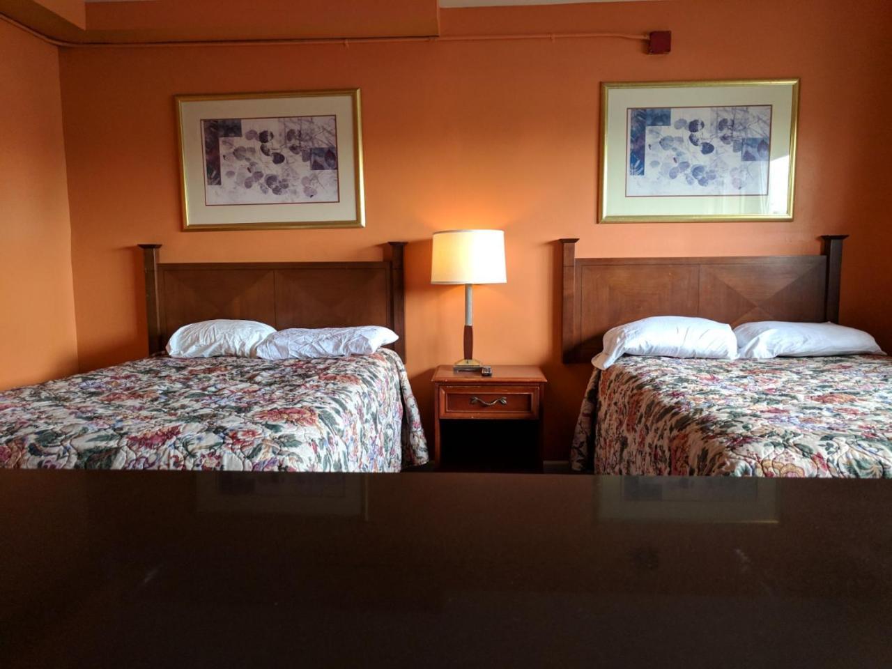 Skylark Hotel 2*