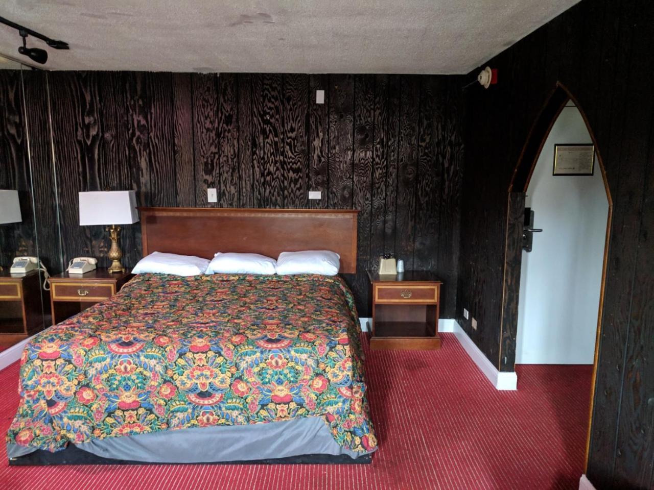 Skylark Hotel