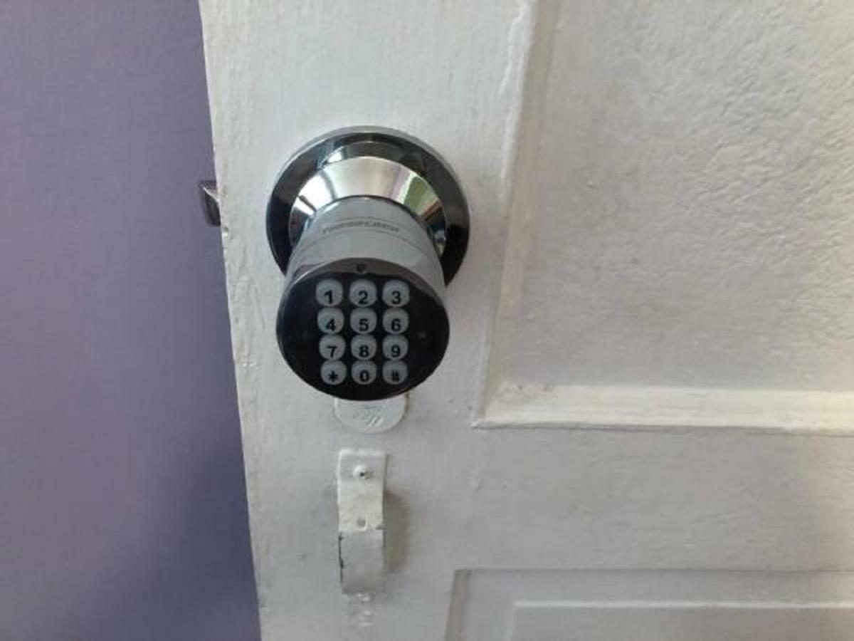 Hollywood Llc Guest house