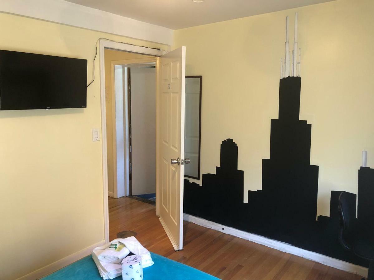 Guest house Hollywood Llc Chicago