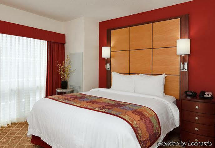 By Marriott Downtown/river North Hotel