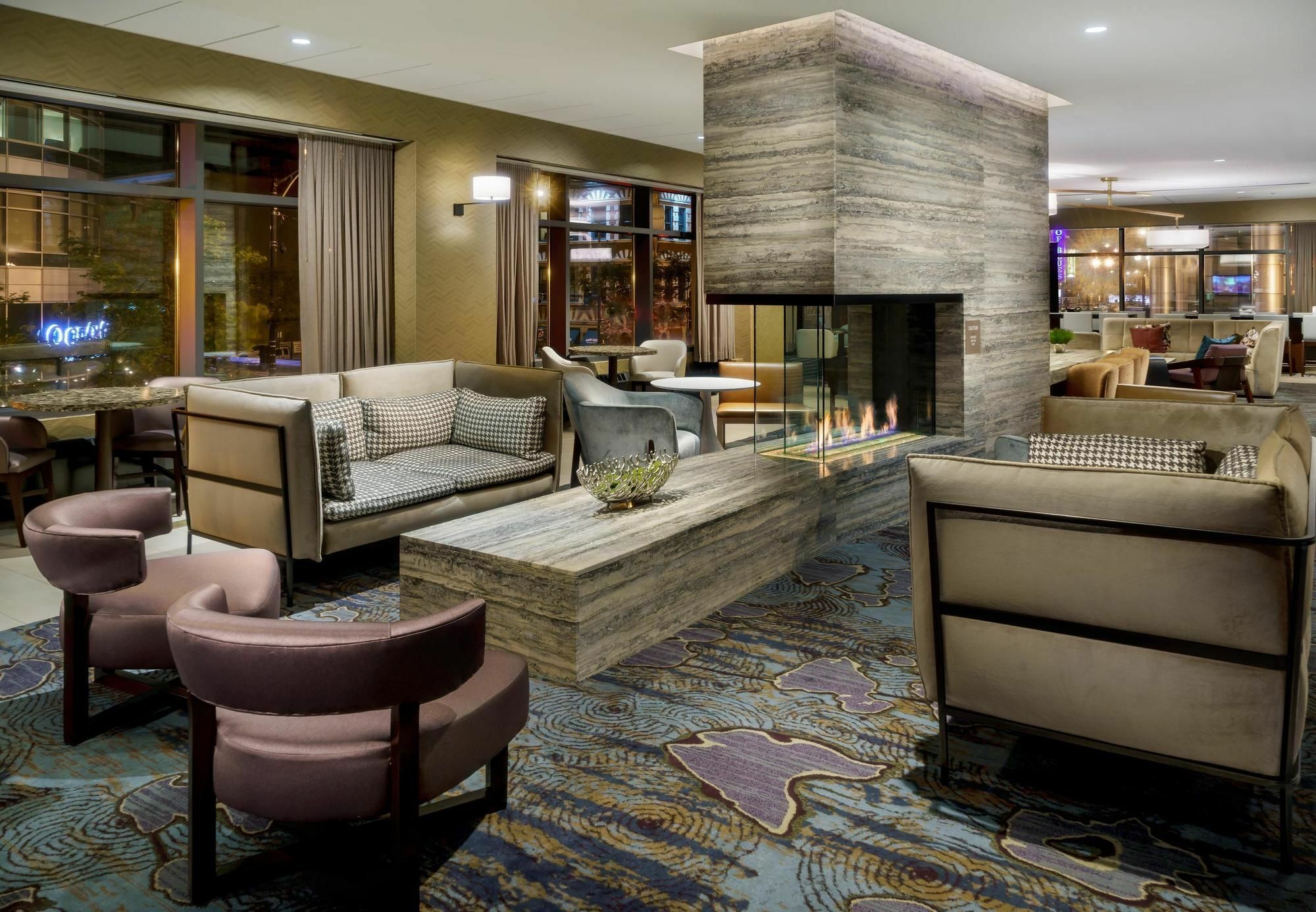 By Marriott Downtown/river North 3*