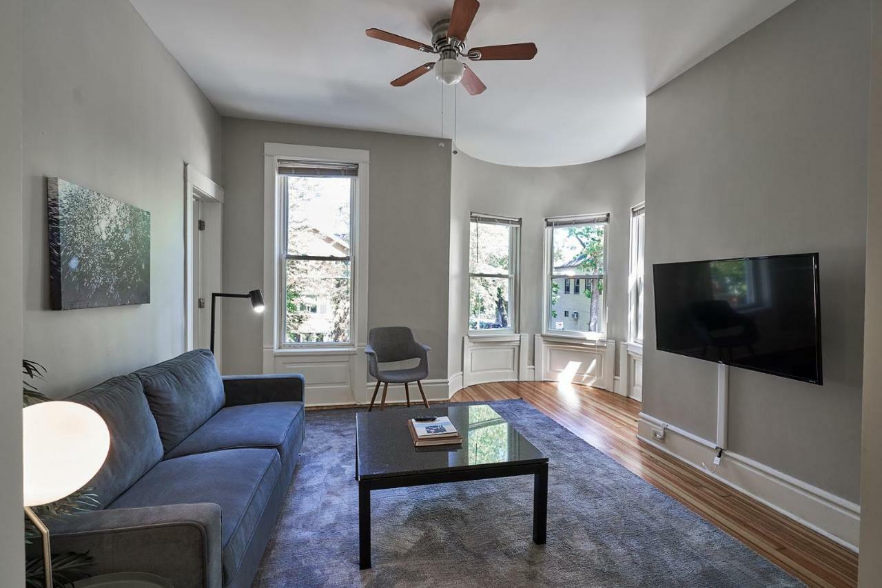 Frontdesk Bright Open 3 Bedroom Apt In West Depaul