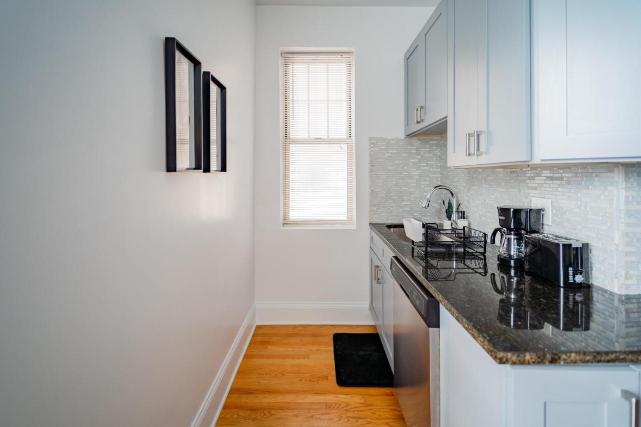 2br In Lively Neighborhood Of Wrigley Field - Grace 1 Chicago
