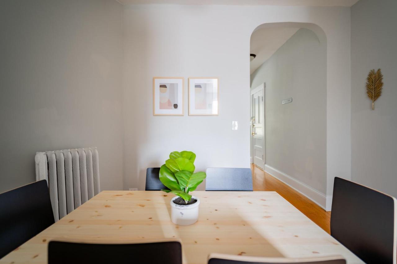 2br In Lively Neighborhood Of Wrigley Field - Grace 1