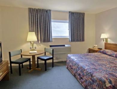 Howard Johnson - Apartment