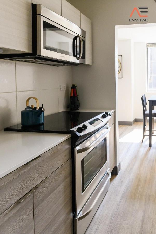 Envitae 2br Vibrant High-rise Penthouse Apartment