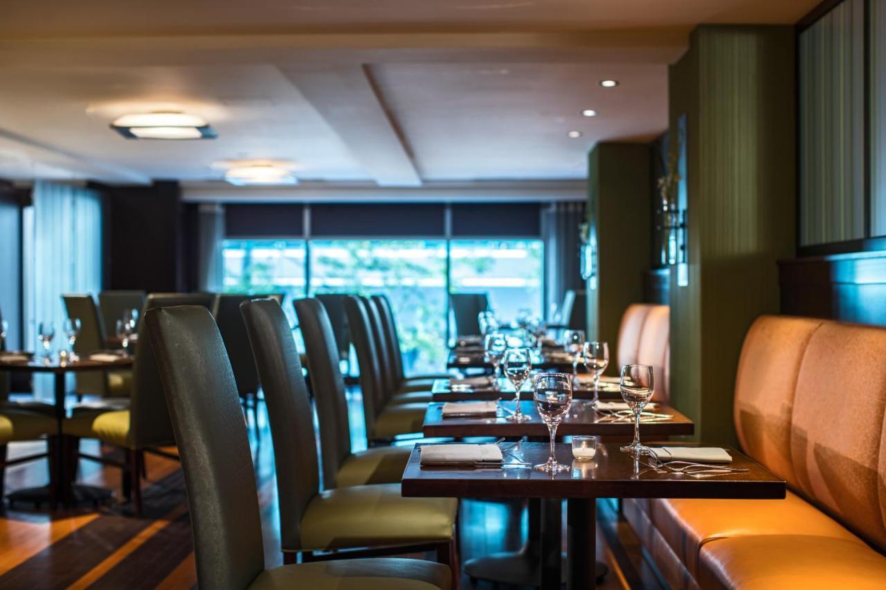 Marriott Downtown Magnificent Mile Hotel 4*