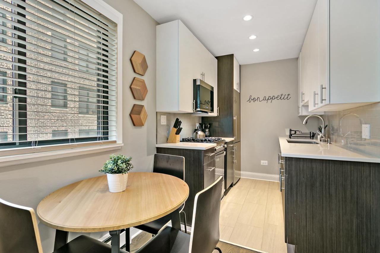 In Close To Boystown - Oakdale 514 & 413 Rep Apartment *