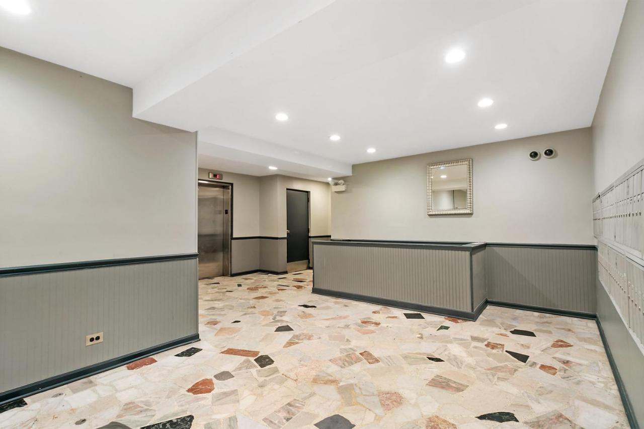 Apartment In Close To Boystown - Oakdale 514 & 413 Rep
