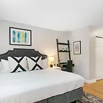 Cozy & Well-Equipped Studio Apt In Lakeview - Oakdale 412