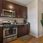 3Br Inviting Apartment With In-Unit Washer & Dryer - Touhy 3N