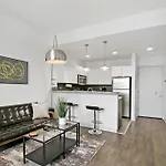 Serene Studio Apartment In Hyde Park - Del Prado 706
