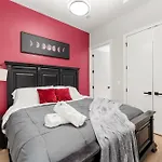 River North Central Home With Balcony