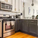 Fully Furnished Bedroom Near Medical District And Uic