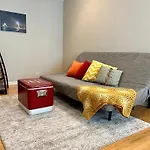 4 Bedroom Home In Best Location Parking Fireplace Back Yard Pets Welcome