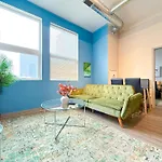 Modern 2Br In South Loop Near Soldier Field, Grant Park, Downtown, & Lakefront Trail