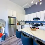 Mccormick 6B 4Ba Luxury Suite For Groups 12 Guests