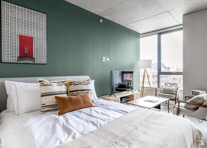 W Loop Studio W Gym Pool Nr Restaurant Row Chi-234