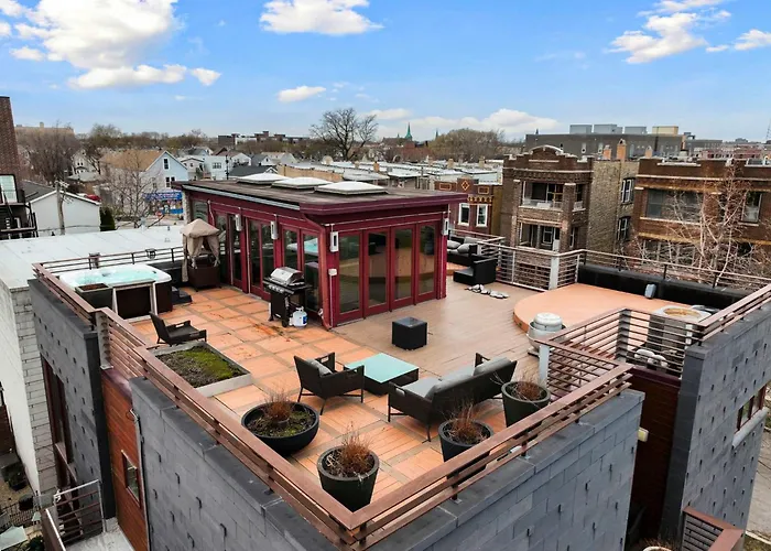 5Br 5Ba Architectural Estate-Theatre Gym Rooftop