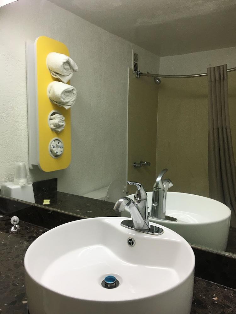 Days Melrose Park/o'hare South * Melrose Park