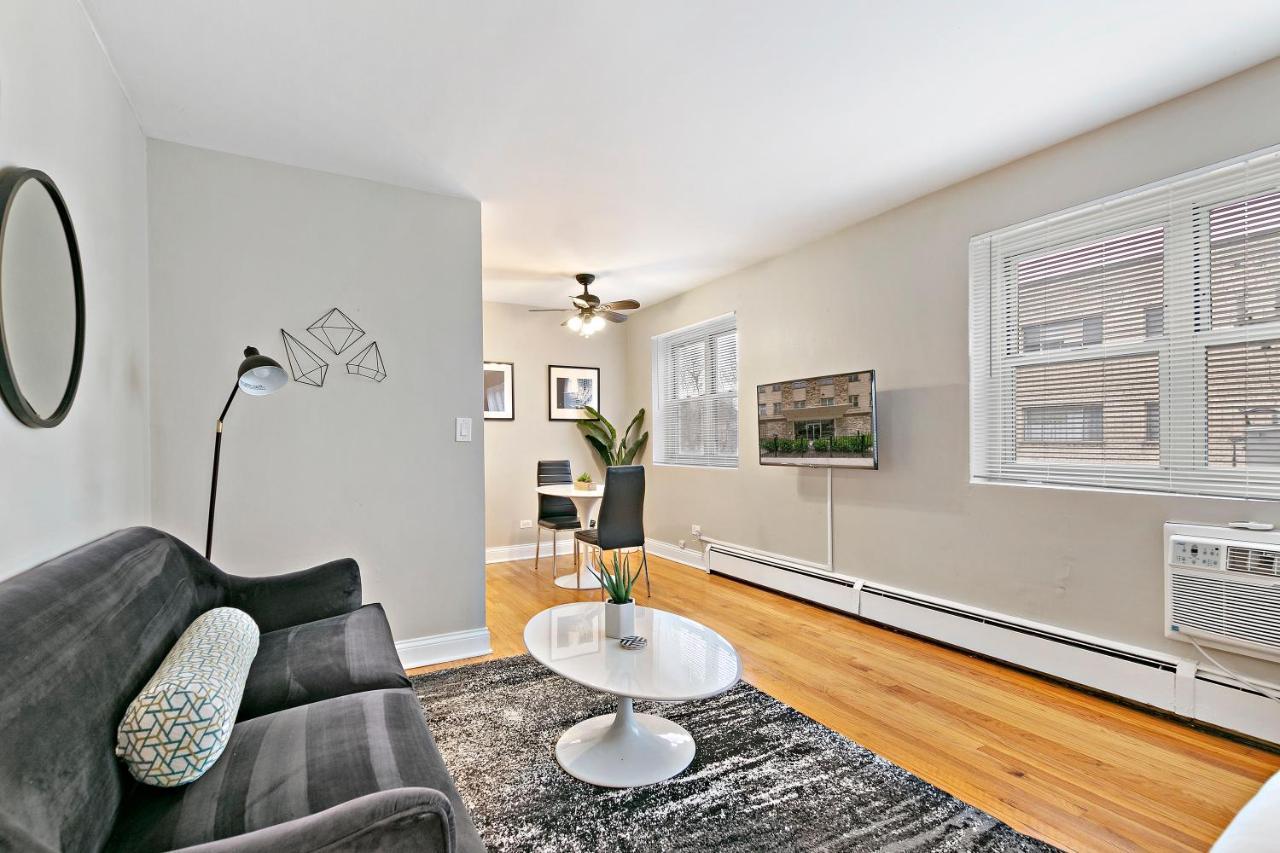 Cozy & Well-equipped In Lakeview - Oakdale 412 Apartment