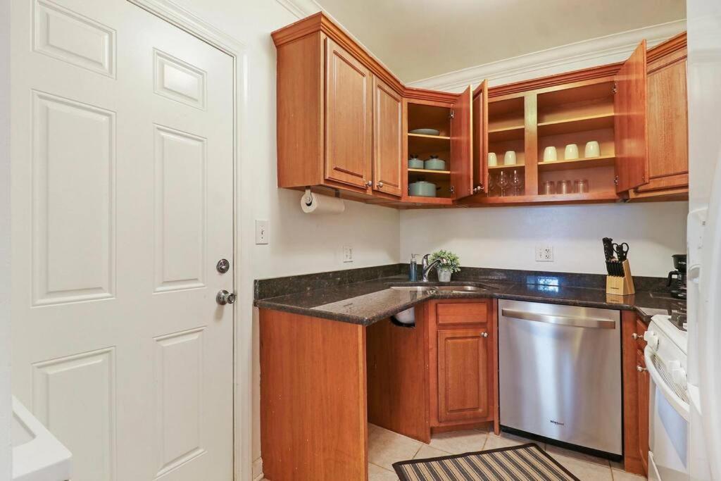 Apartment 2br Alluring With Laundry - Cullom D3 *
