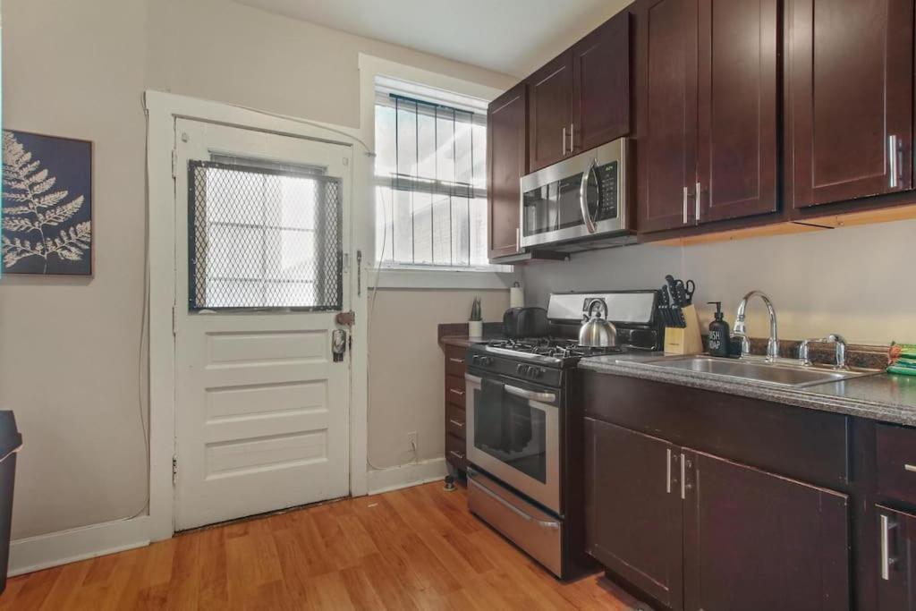 3br Inviting With In-unit Washer & Dryer - Touhy 3n Apartment Chicago