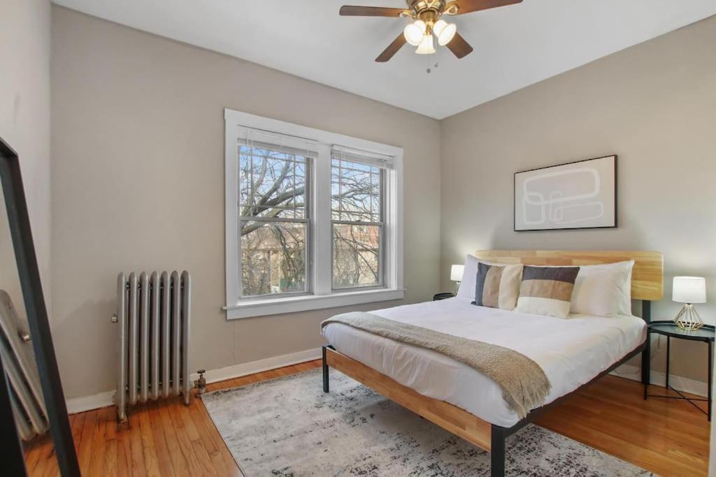 Apartment 3br Inviting With In-unit Washer & Dryer - Touhy 3n