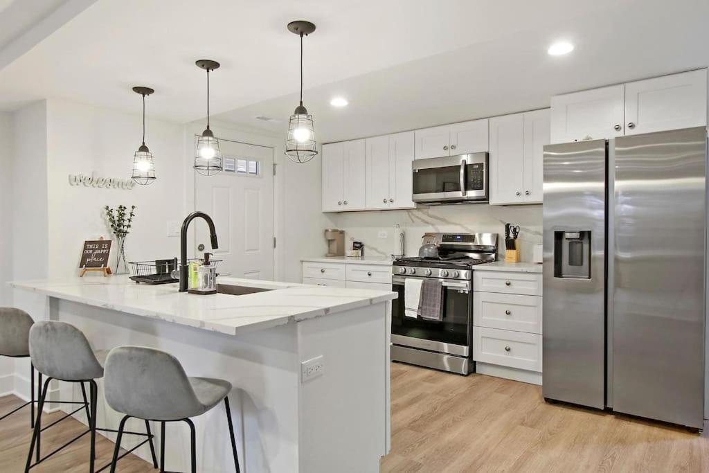 Apartment Roomy 1br With Laundry - Aberdeen 1 Chicago