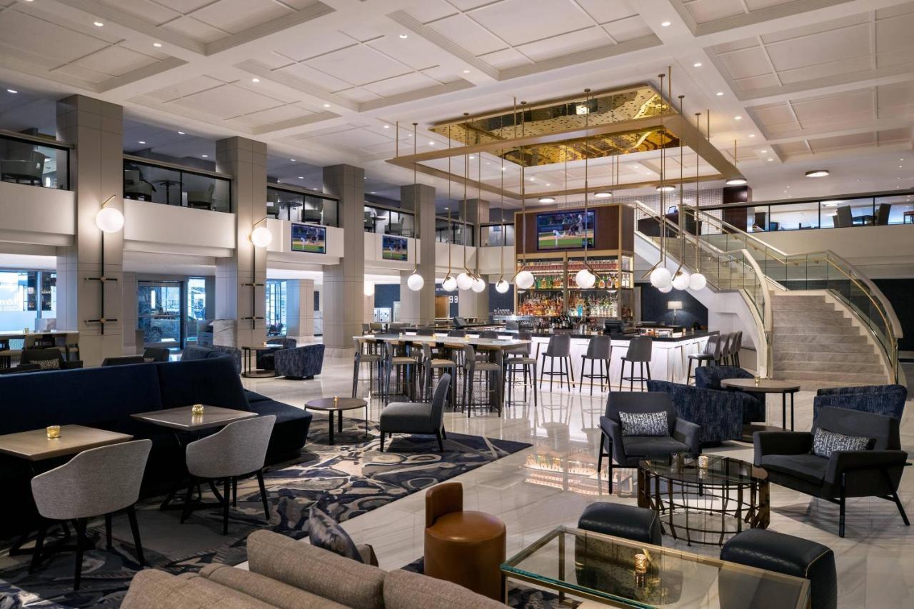 Marriott Downtown Magnificent Mile 4*