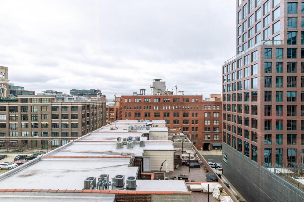 Apartment W Loop W Gym Pool Nr Restaurant Row Chi-234 *