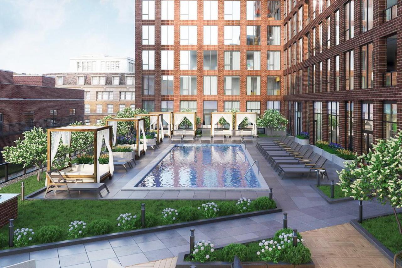 W Loop W Gym Pool Nr Restaurant Row Chi-234