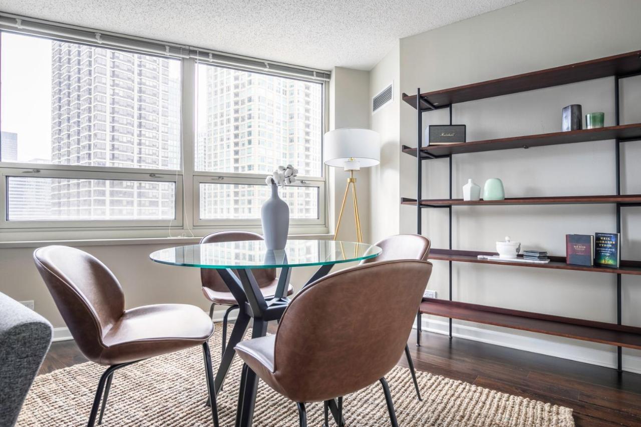 Apartment River N 2br W Gym Wd Nr Magnificent Mile Chi-160