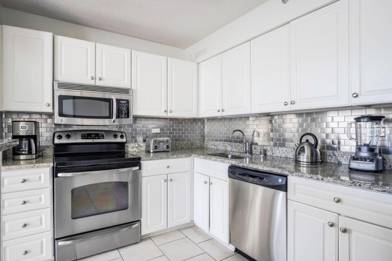 River N 2br W Gym Wd Nr Magnificent Mile Chi-160 Apartment Chicago