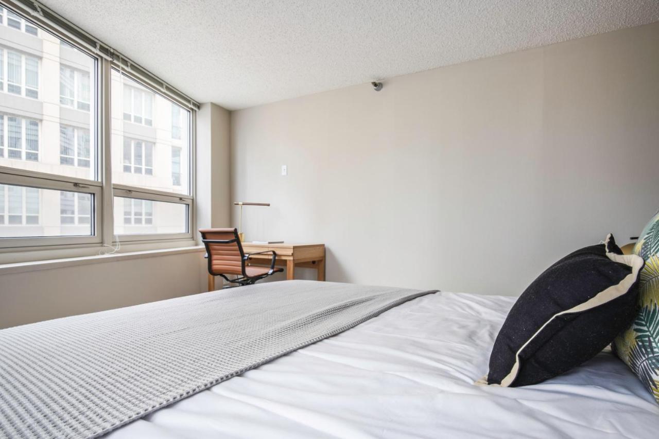 Apartment River N 2br W Gym Wd Nr Magnificent Mile Chi-160 *
