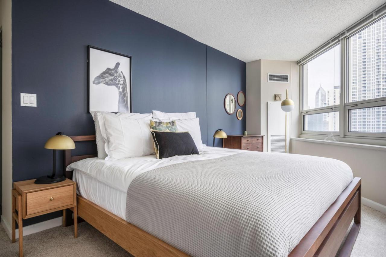 Apartment River N 2br W Gym Wd Nr Magnificent Mile Chi-160 Chicago