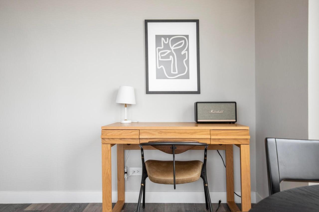 Edgewater 1br W Gym Deck Lounge Nr L Chi-924 *