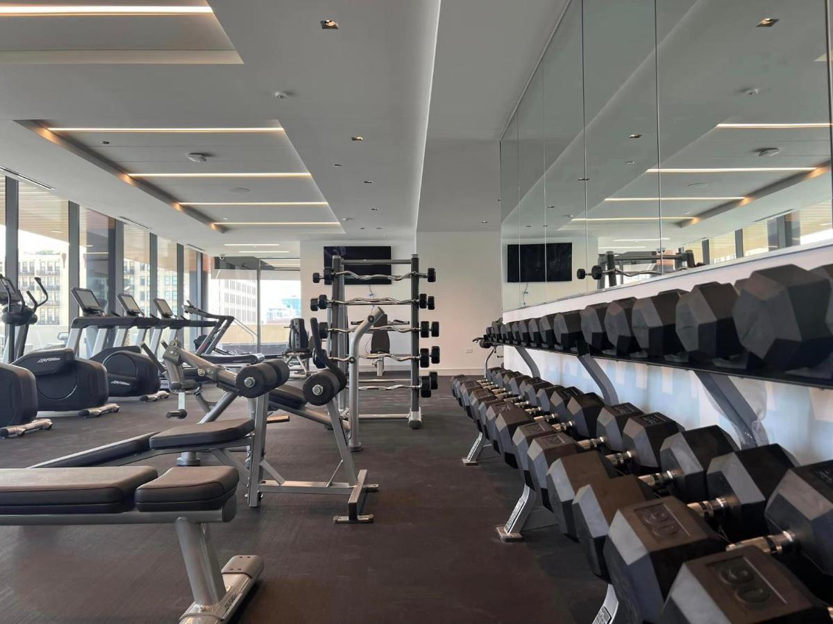 Apartment Brand New Luxe Convertible Studio/downtown Views *