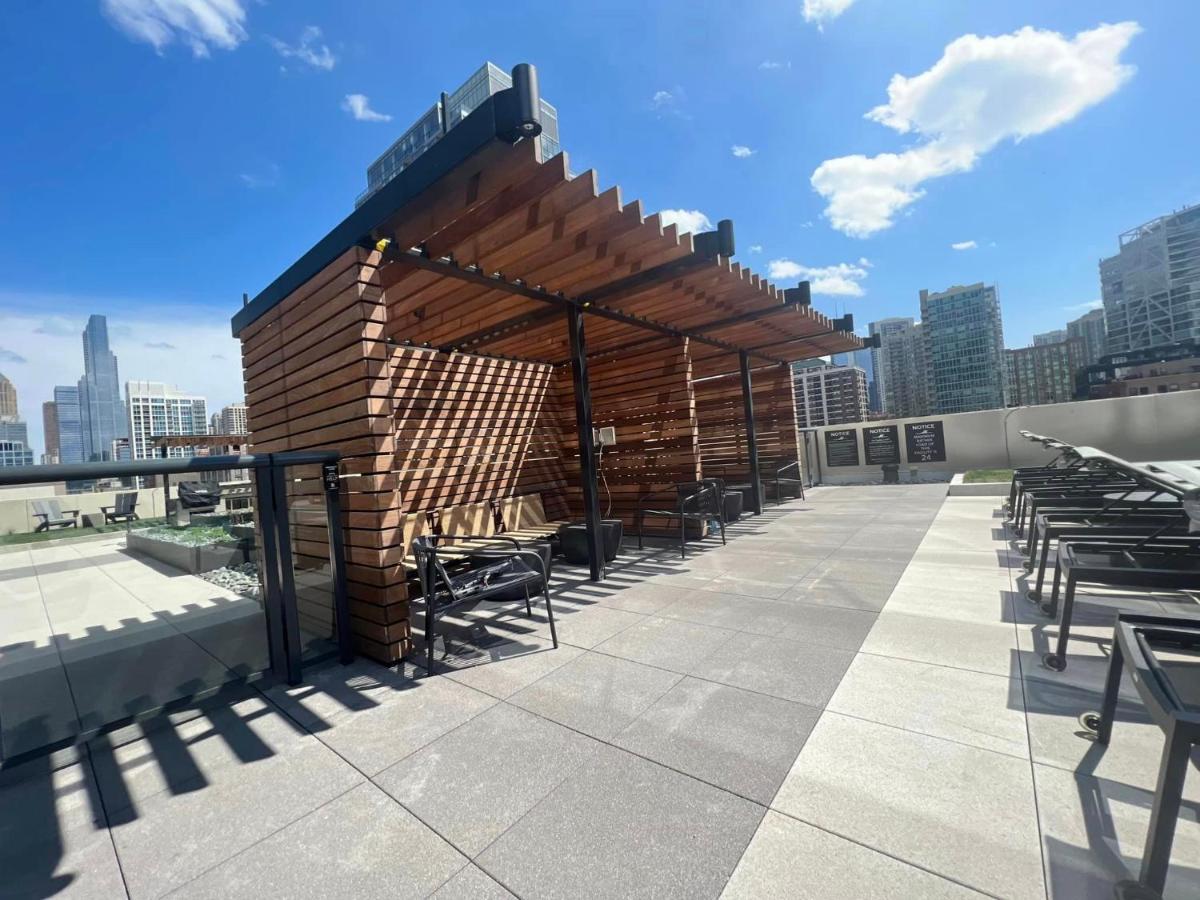 Brand New Luxe Convertible Studio/downtown Views