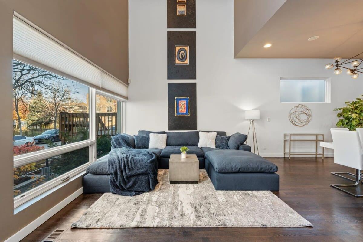 Amazing 4br 4ba Oasis W Rooftop & Stunning Design *