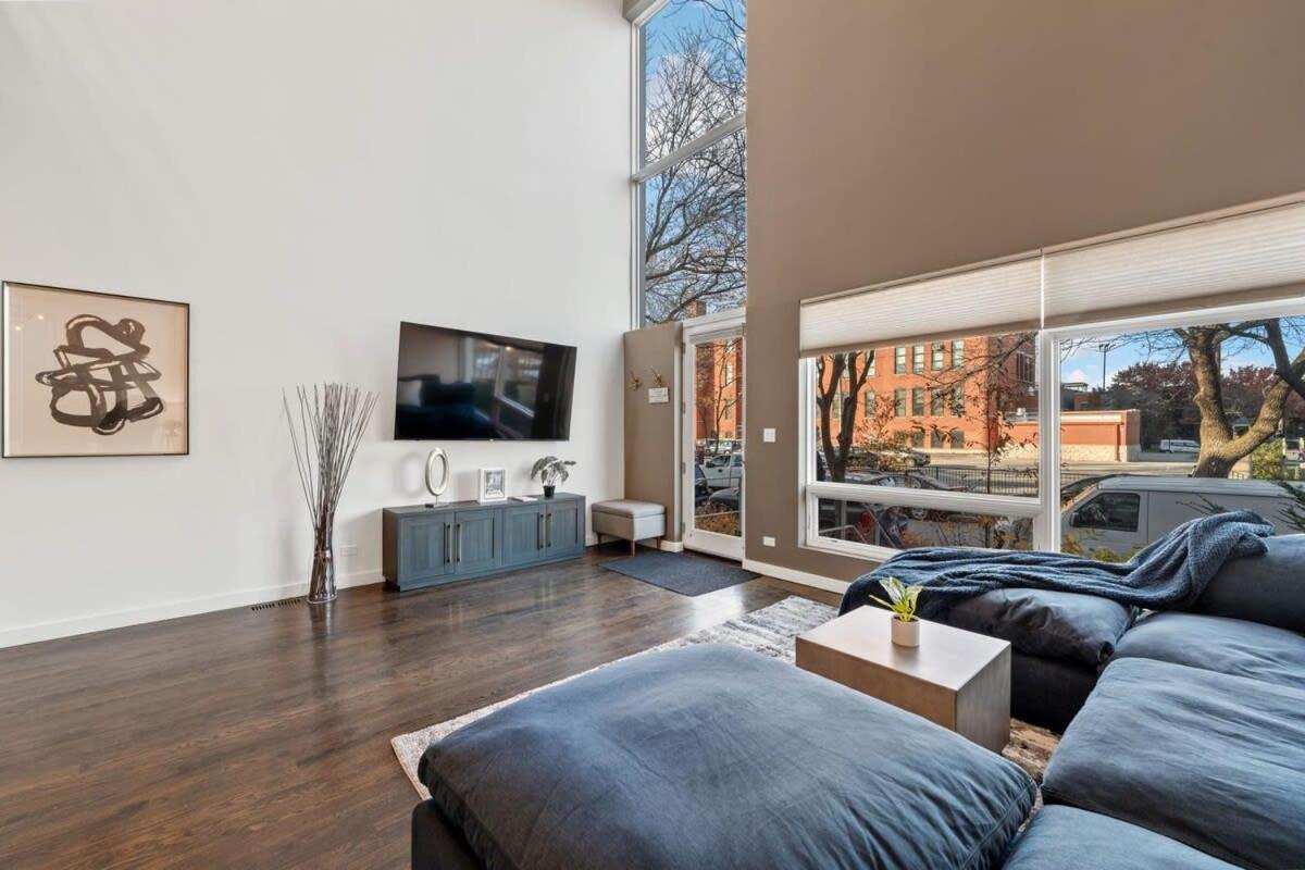 Amazing 4br 4ba Oasis W Rooftop & Stunning Design Holiday home Chicago