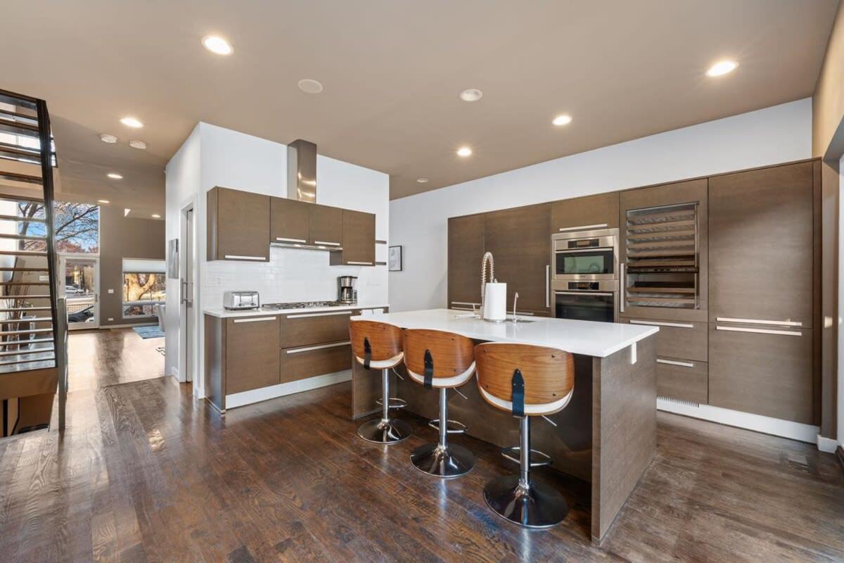 Holiday home Amazing 4br 4ba Oasis W Rooftop & Stunning Design Chicago