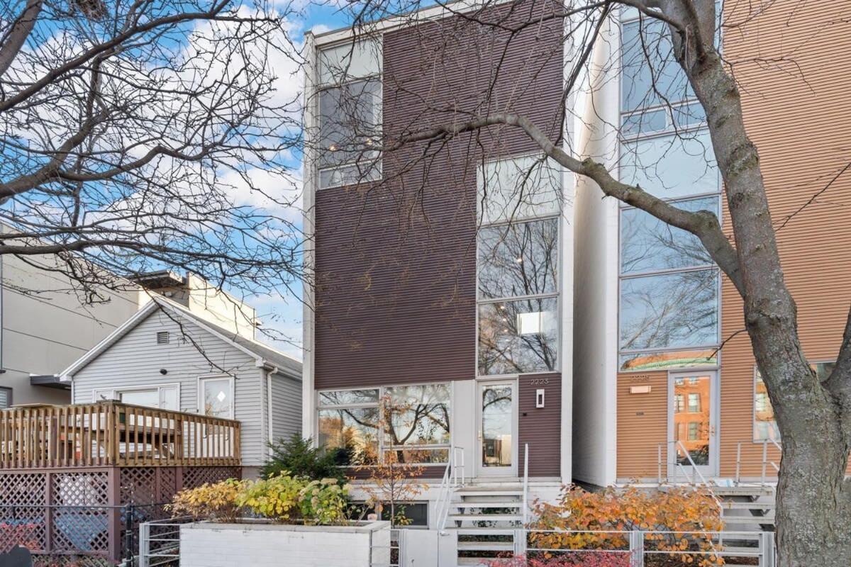 Amazing 4br 4ba Oasis W Rooftop & Stunning Design