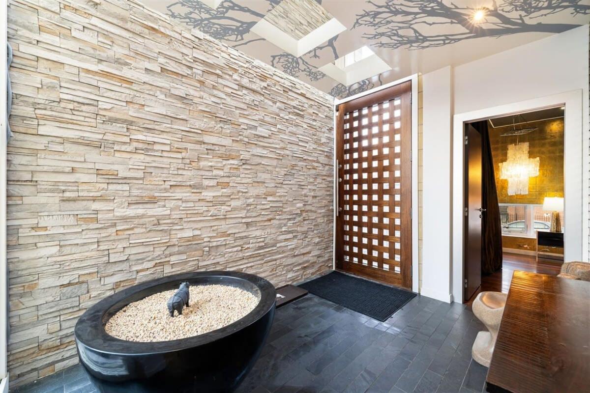 5br 5ba Architectural Estate-theatre Gym Rooftop