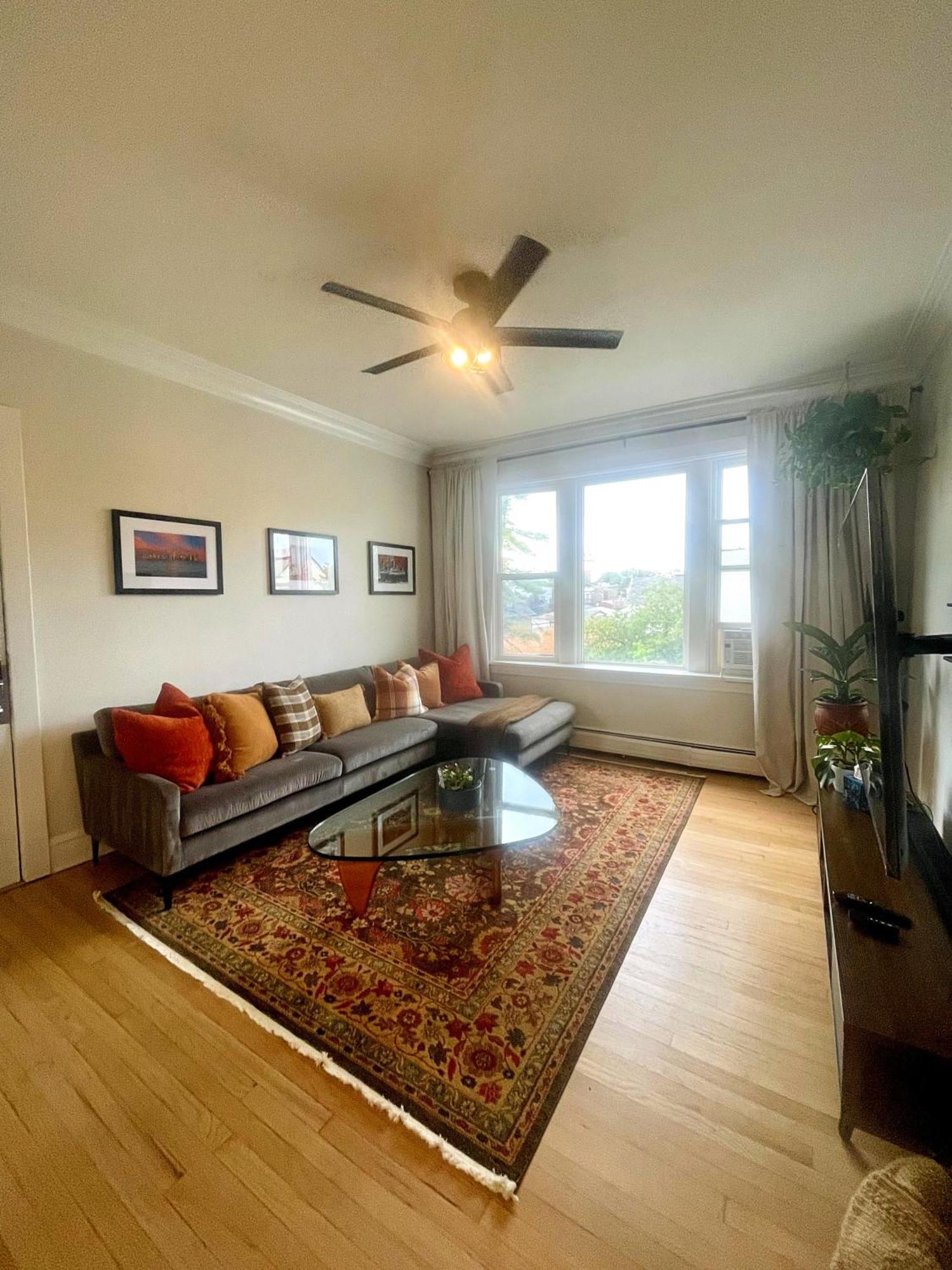 Apartment Beautiful 2bd 1ba *
