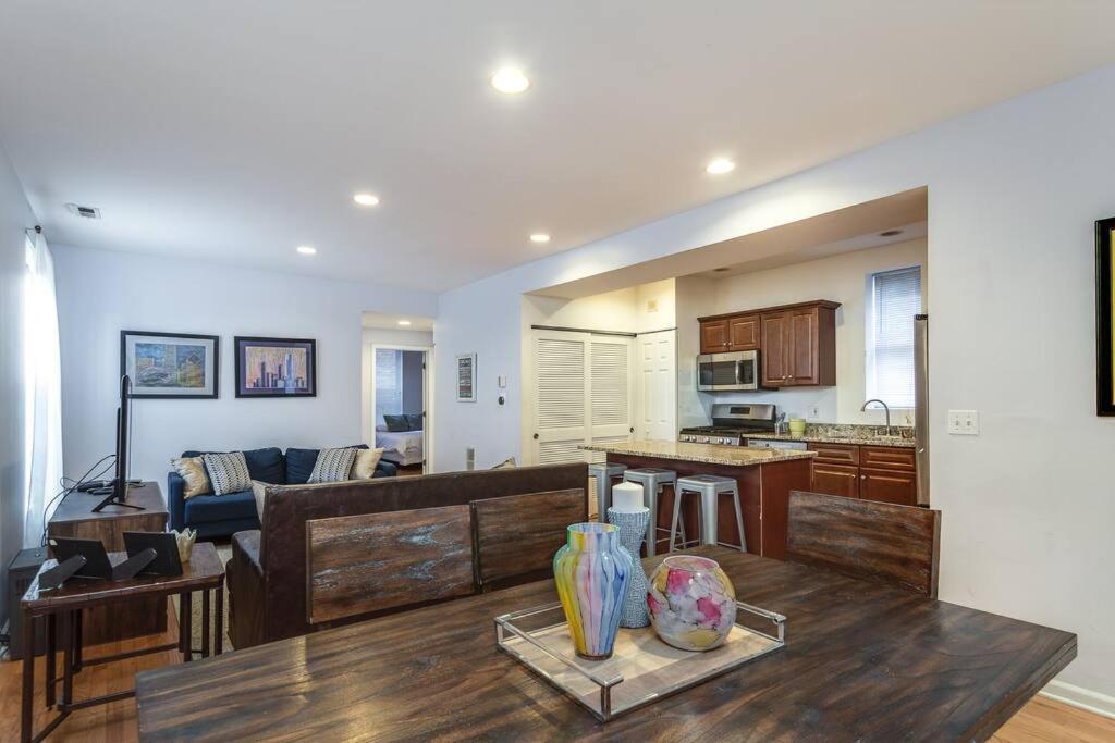Entire Building-walk To Lincoln Park Or The Holiday home Chicago